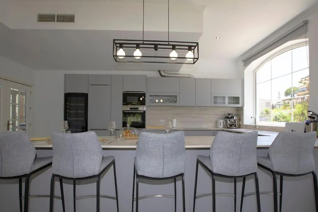 R35 Spacious Private Villa&Pool Marbella